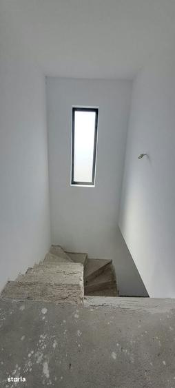 Casă cu 4 camere cu Teren 484 Mp în Joița