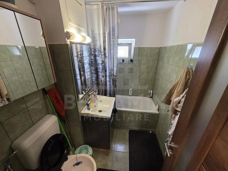 Apartament cu 2 camere semidecomandat în Rovine