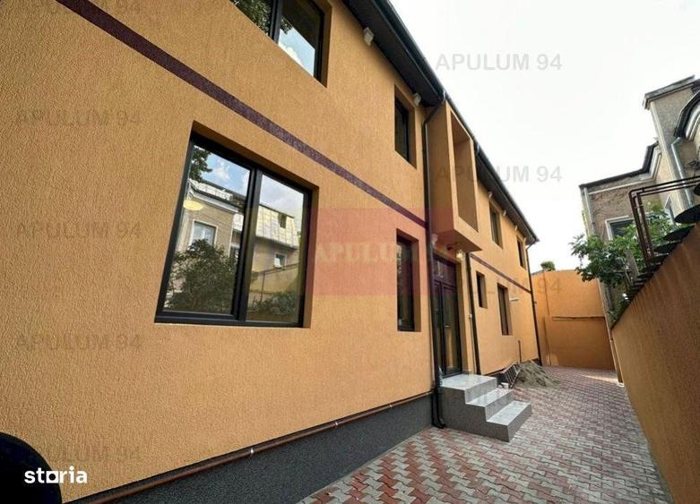 Casă cu 4 camere cu Teren 220 Mp în Vitan