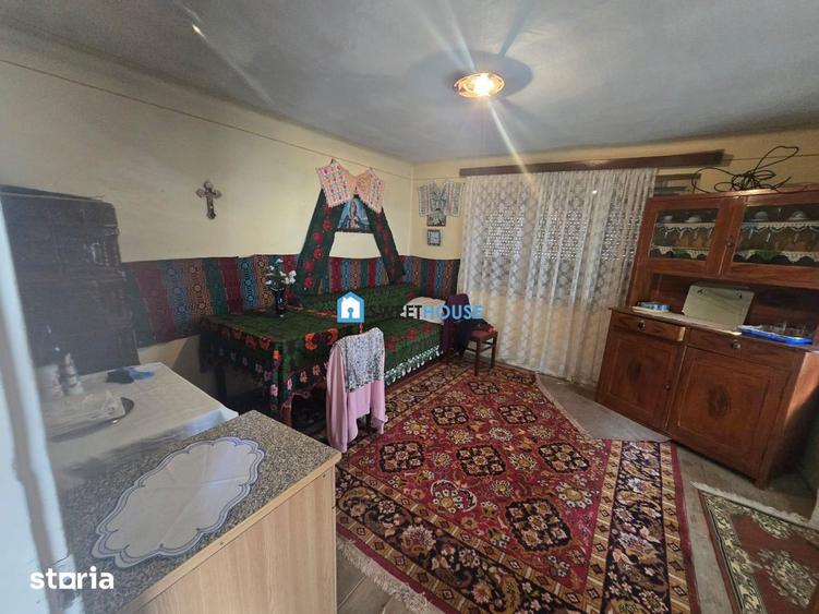 Casă cu 4 camere cu Teren 1700 Mp în Lisa