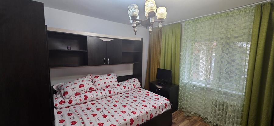 Apartament cu 2 camere decomandat în Rovine