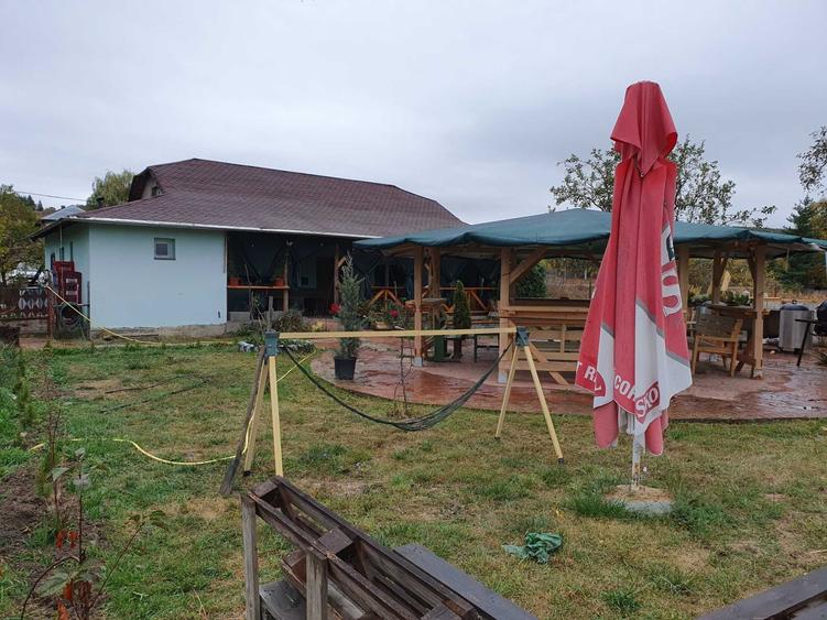 Casă cu 4 camere în Lădești