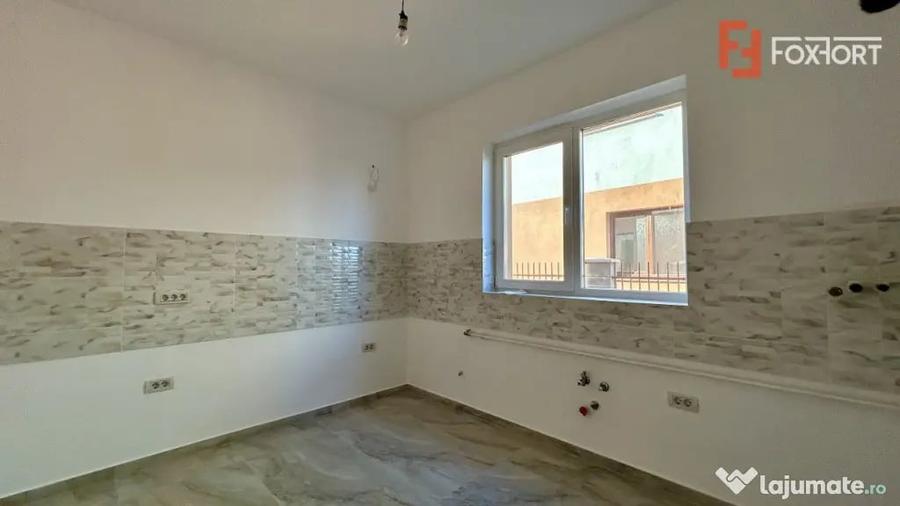 Casă cu 5 camere cu Teren 300 Mp în Sânandrei