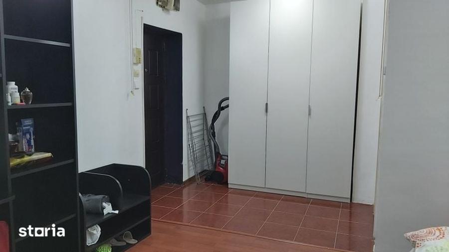 Garsonieră în Titan