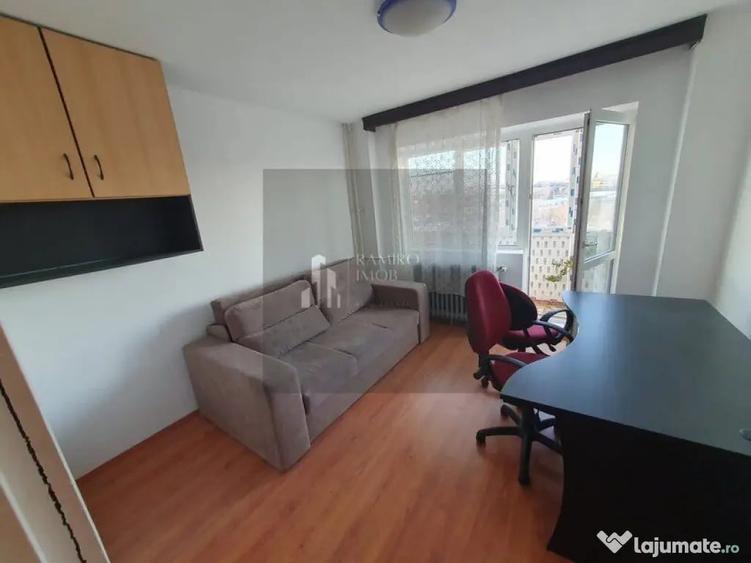Apartament cu 4 camere decomandat în Costin Georgian