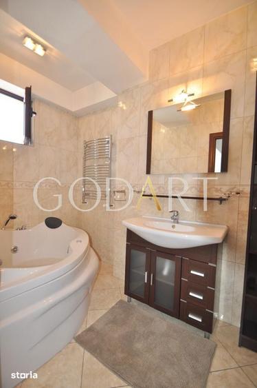 Apartament cu 3 camere, mobilat în Aviatorilor