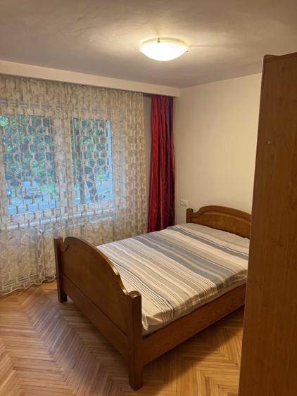 Apartament cu 3 camere decomandat în Exterior Vest