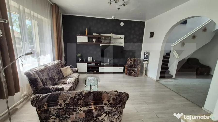Casă cu 6 camere cu Teren 525 Mp în Cloșca