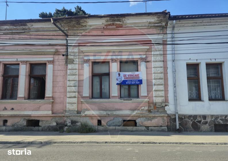 Casă cu 6 camere cu Teren 331 Mp în Ultracentral