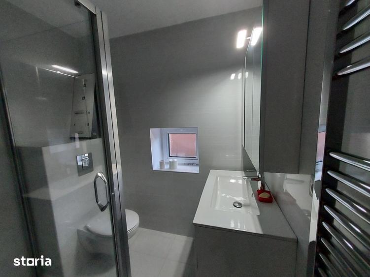Casă cu 6 camere cu Teren 800 Mp în Simeria