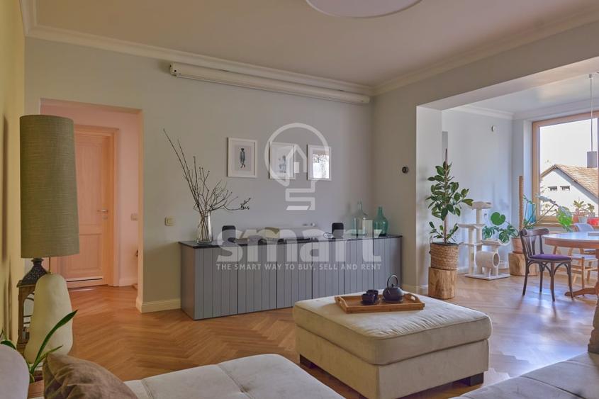 Apartament cu 4 camere decomandat, mobilat în Central