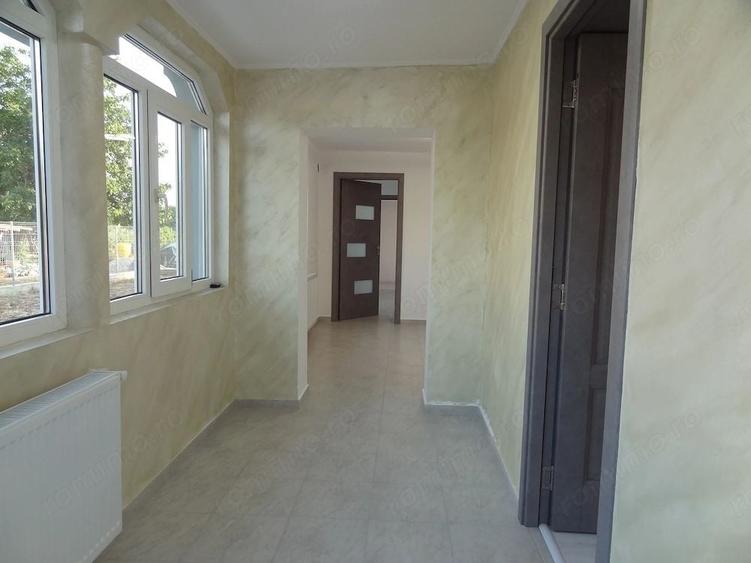 Casă individuală cu 5 camere cu Canalizare în Domnești