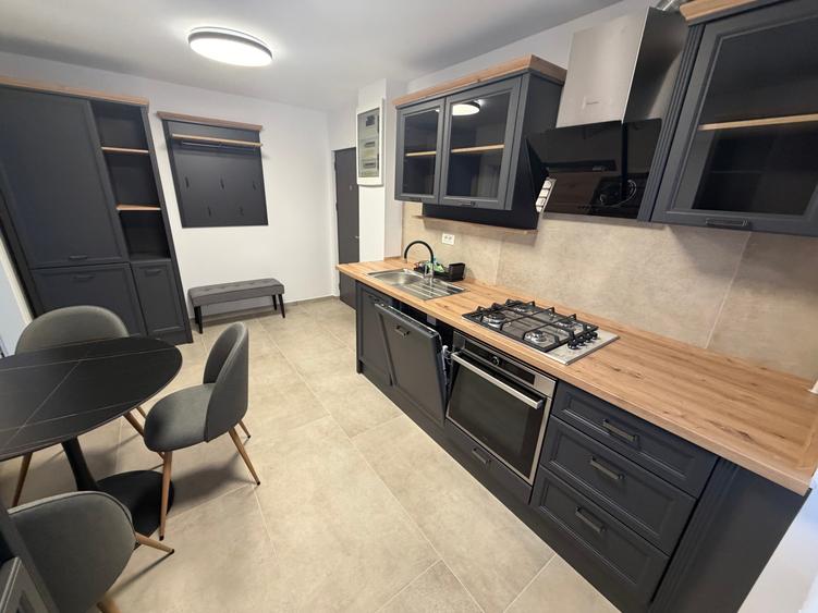 Apartament cu 3 camere semidecomandat în Gheorghe Lazăr