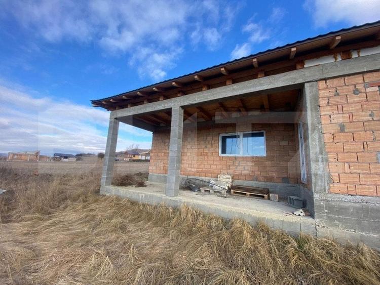 Casă individuală cu 4 camere cu Canalizare în Ideciu de Jos