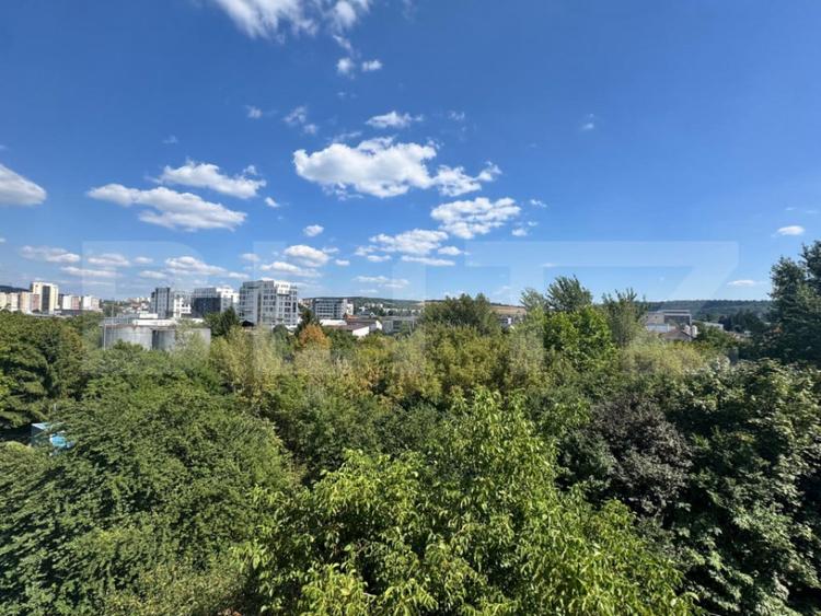Garsonieră decomandată în Central