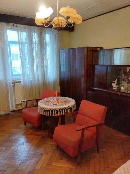 Apartament cu 2 camere decomandat în Central