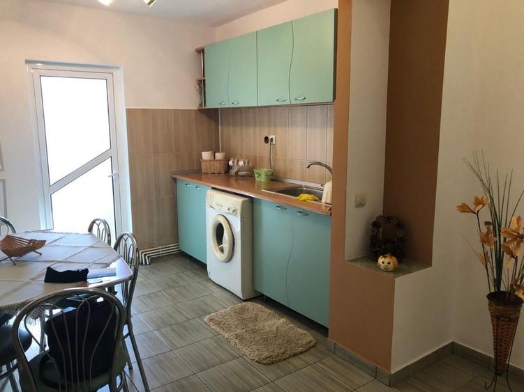Apartament cu 2 camere decomandat în Micro 6