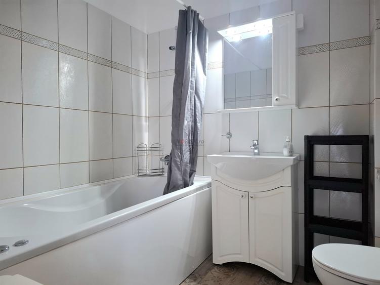 Apartament cu 4 camere semidecomandat, mobilat în Pipera