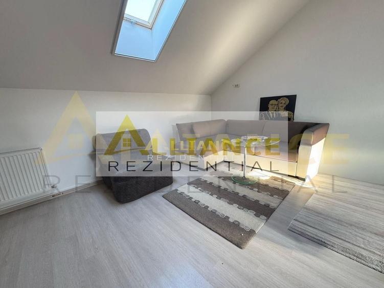Duplex cu 4 camere cu Canalizare în Central