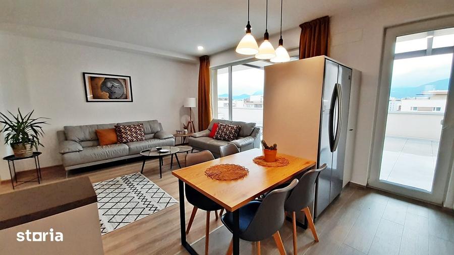 Apartament cu 5 camere decomandat, mobilat în Tractorul