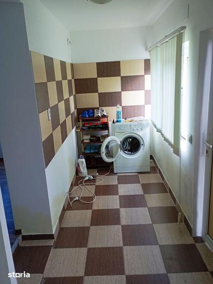 Casă cu 3 camere cu Teren 3000 Mp în Central