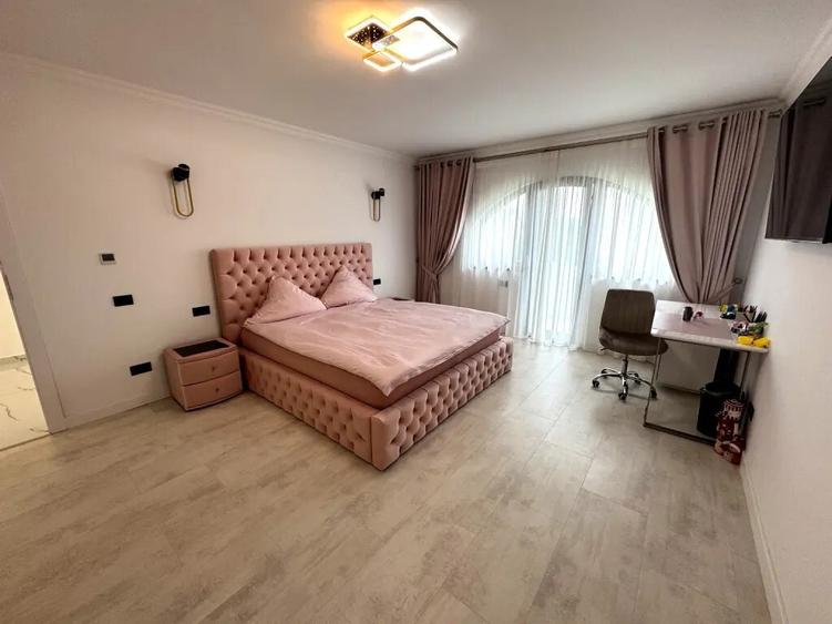 Casă cu 5 camere în Ostroveni