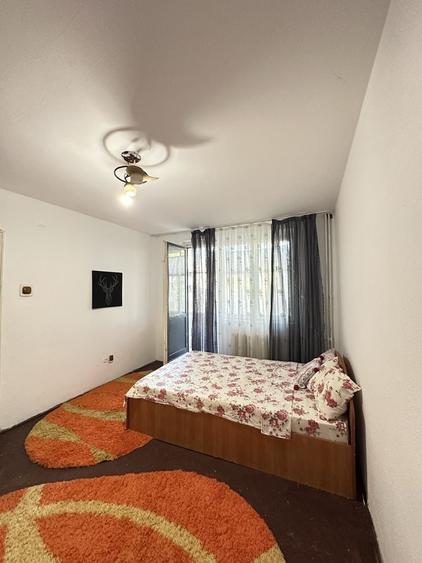 Apartament cu 2 camere semidecomandat în Craiovei