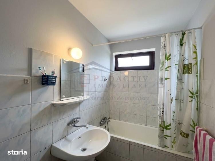 Apartament cu 2 camere semidecomandat în Roșu