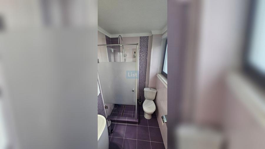 Casă cu 5 camere cu Teren 2400 Mp în Centura