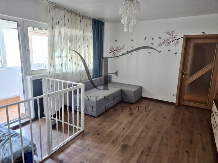 Apartament cu 3 camere semidecomandat în Colentina
