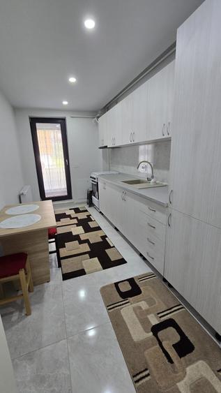 Apartament cu 2 camere decomandat în Carrefour