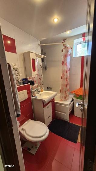 Apartament cu 3 camere decomandat în Săsar
