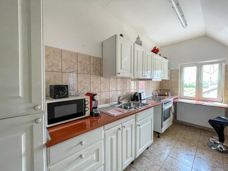 Casă individuală cu 5 camere cu Teren 1700 Mp în Nord-Est