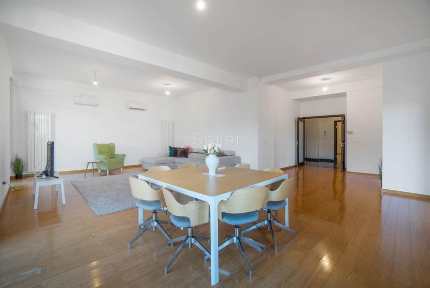 Apartament cu 5 camere decomandat, mobilat în Brașovul Vechi