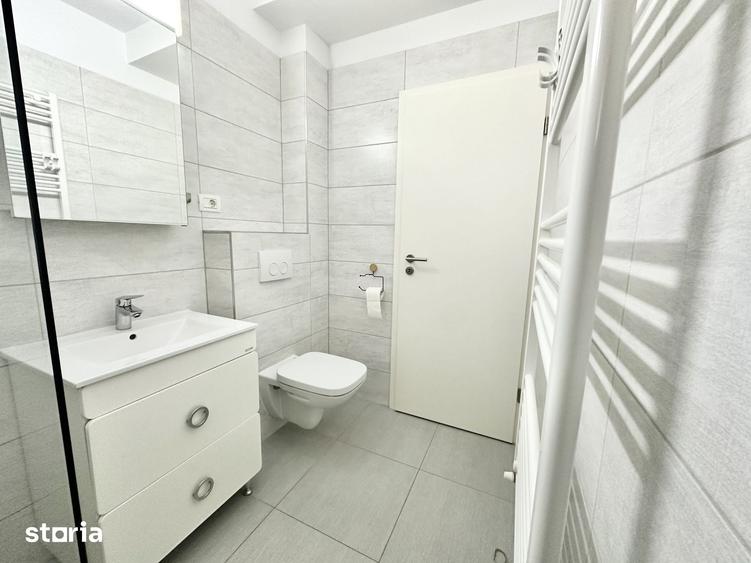 Apartament cu 2 camere decomandat în Tractorul