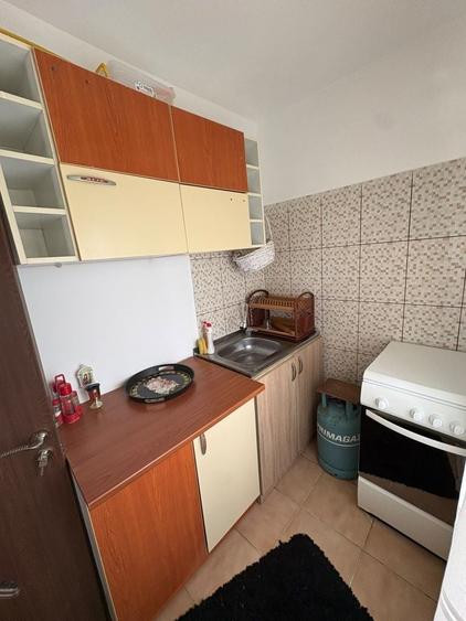Garsonieră decomandată în Poeni