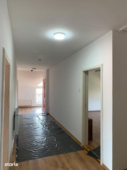 Casă cu Teren 1580 Mp în Glina