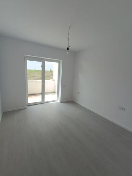 Duplex cu 4 camere cu Canalizare în Cetate