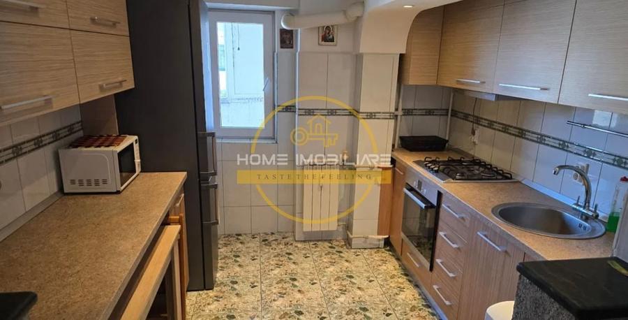 Apartament cu 3 camere decomandat, mobilat în Nicolina