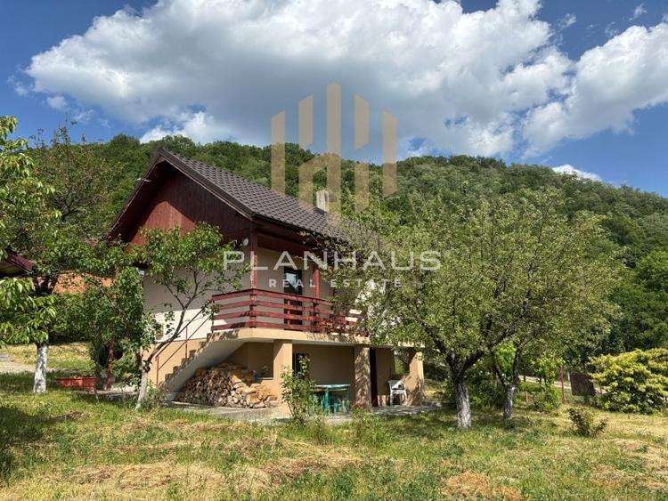 Casă cu 3 camere cu Teren 1100 Mp în Cicârlău