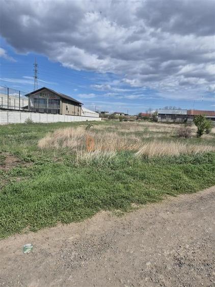 Teren Construcții intravilan de 2400 mp, în Broșteni