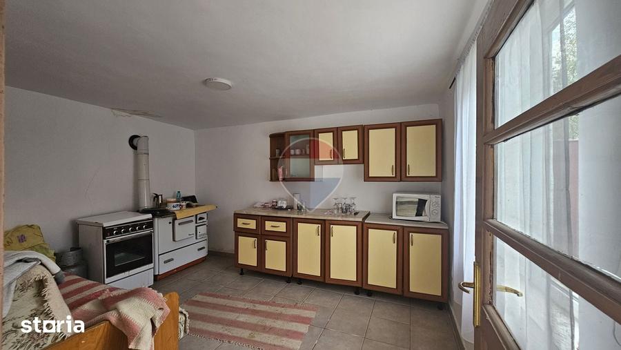Casă cu 4 camere cu Teren 4840 Mp în Bran