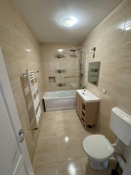Apartament cu 2 camere , etaj 1, parcare , zona Terra - 2