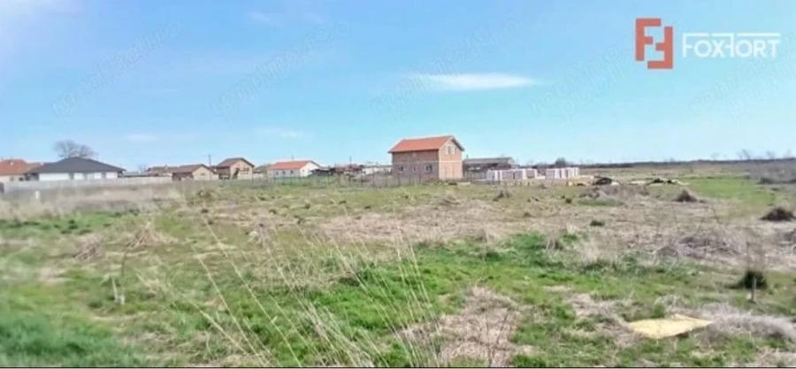 Teren de 400 mp, în Peciu Nou
