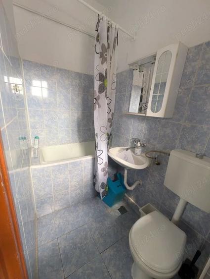 Apartament cu 2 camere semidecomandat, mobilat în Romană