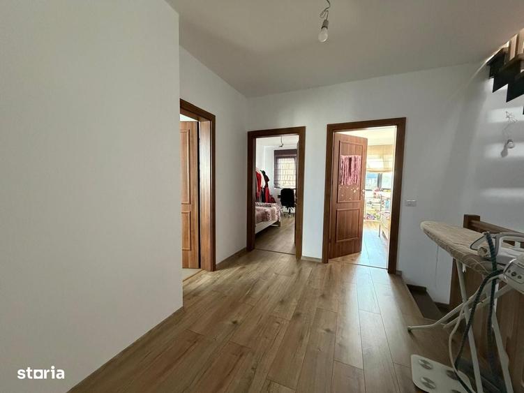 Casă cu 4 camere în Odăi
