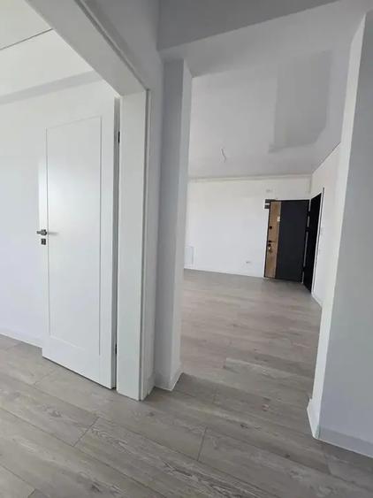 Apartament cu 3 camere decomandat în Dobroești
