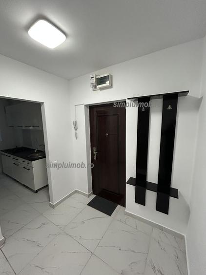 Apartament cu 3 camere semidecomandat, mobilat în Iancului