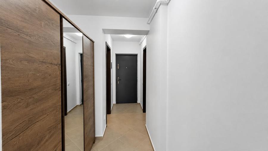 Apartament cu 2 camere decomandat, mobilat în Tractorul
