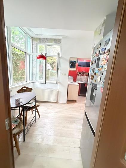 Apartament cu 3 camere decomandat în Lipscani